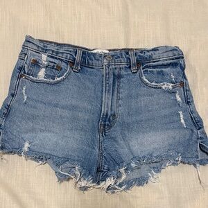 Abercrombie Mom Short High Rise